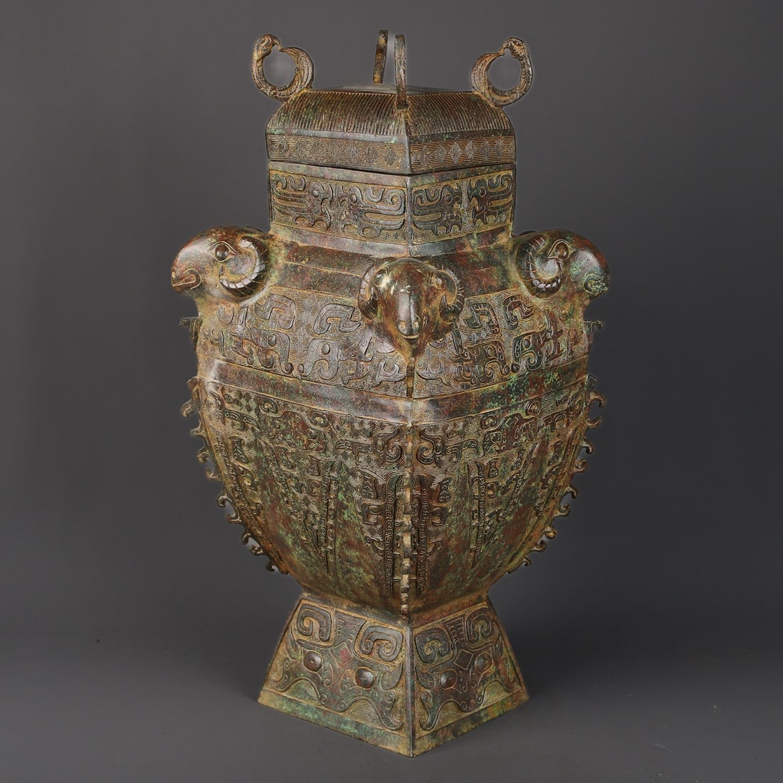An Exquisite Bronze Beast-Face Pattern Vase - 4
