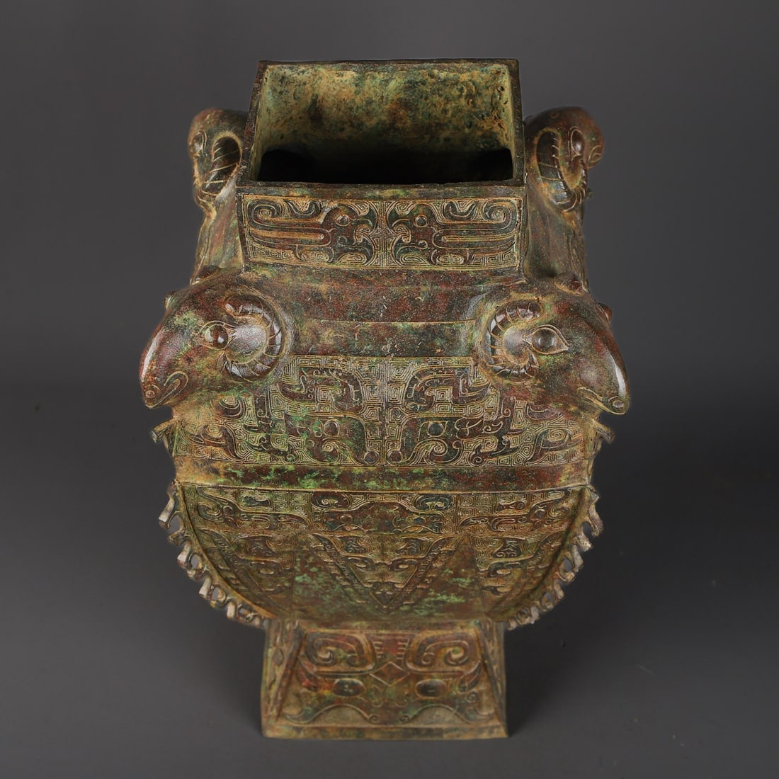 An Exquisite Bronze Beast-Face Pattern Vase - 8