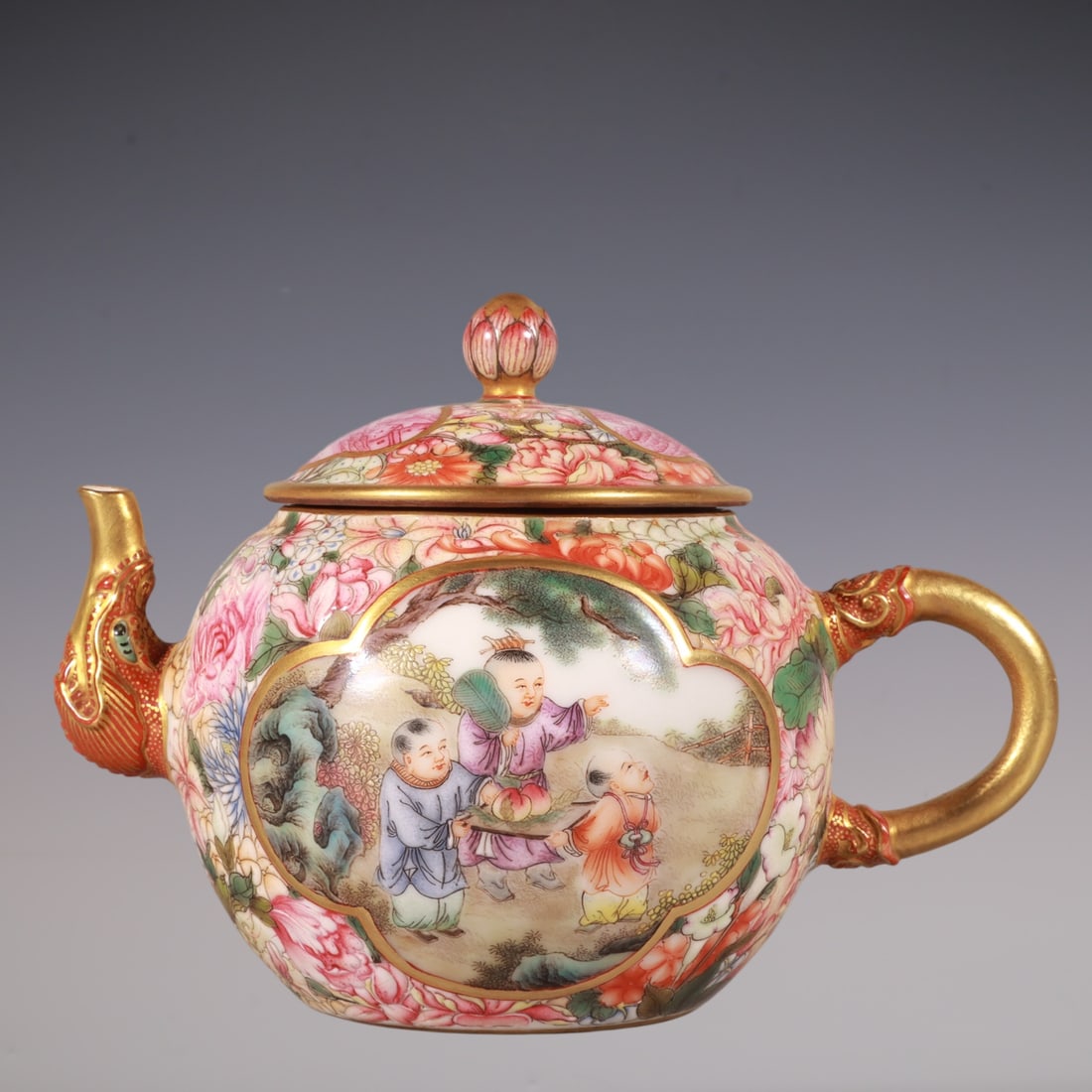 An Exquisite Enamel Flower Pattern Character and Story Pattern Teapot: An Exquisite Enamel Flower Pattern Character and Story Pattern Teapot Qing Dynasty, China Yongzheng Four-character Mark