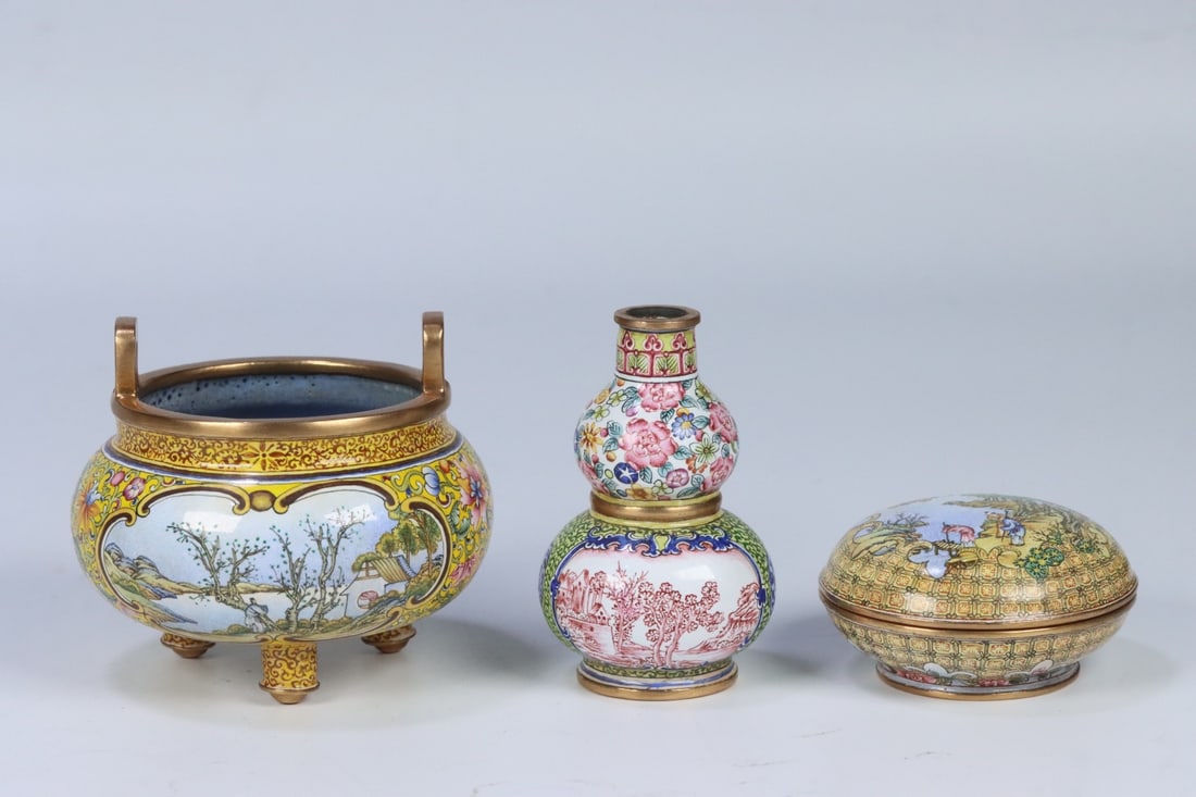 A Set of Fine Bronze Painted Enamel Lotus Pattern Landscape and Figure Pattern Censer Box: A Set of Fine Bronze Painted Enamel Lotus Pattern Landscape and Figure Pattern Censer Box Qing Dynasty, China Qianlong Four-character Mark Size:2.6inx2.9inx2.1in Size:1.2inx2.2in Size:2.6inx1.6in