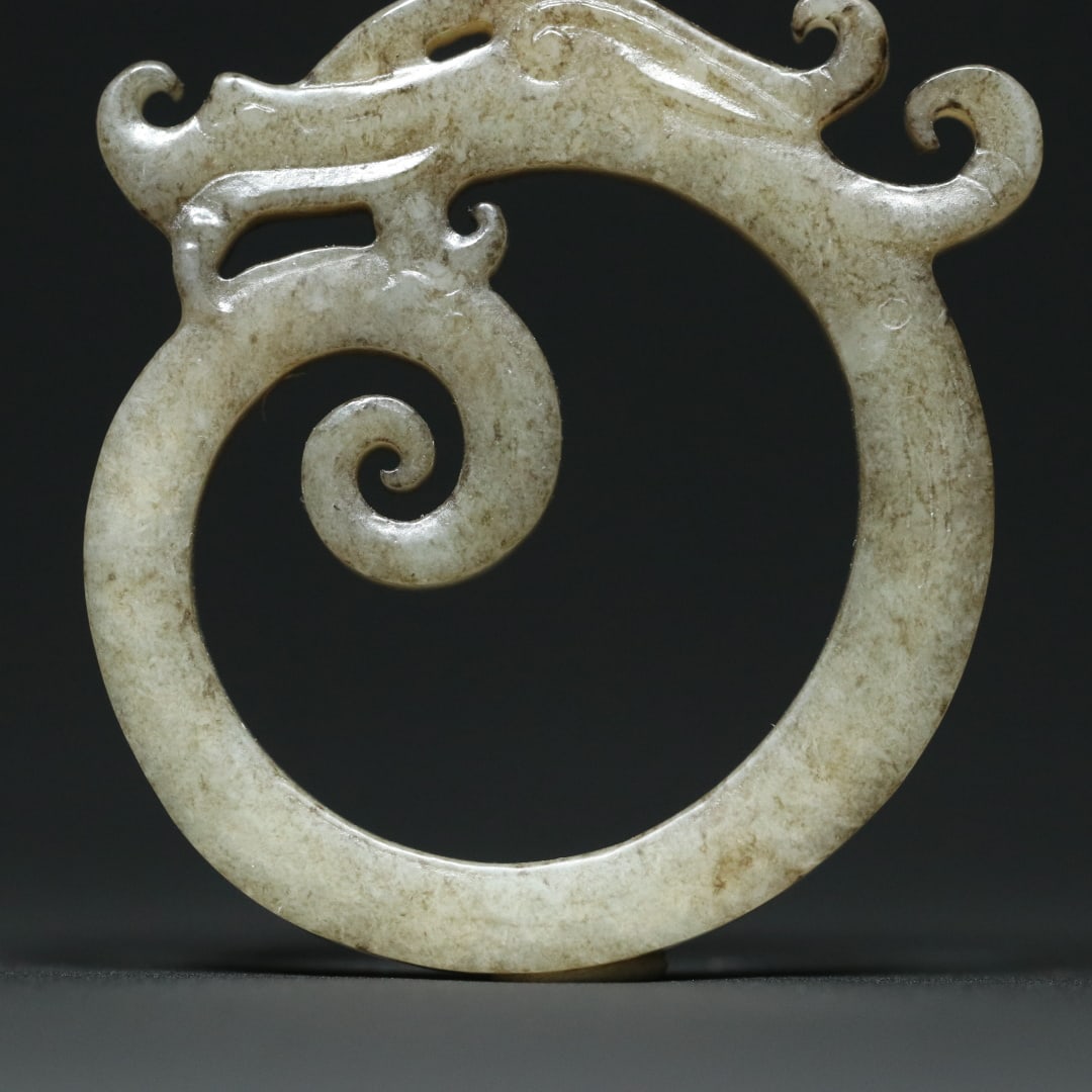 An Exquisite White Jade Dragon Pendant - 6
