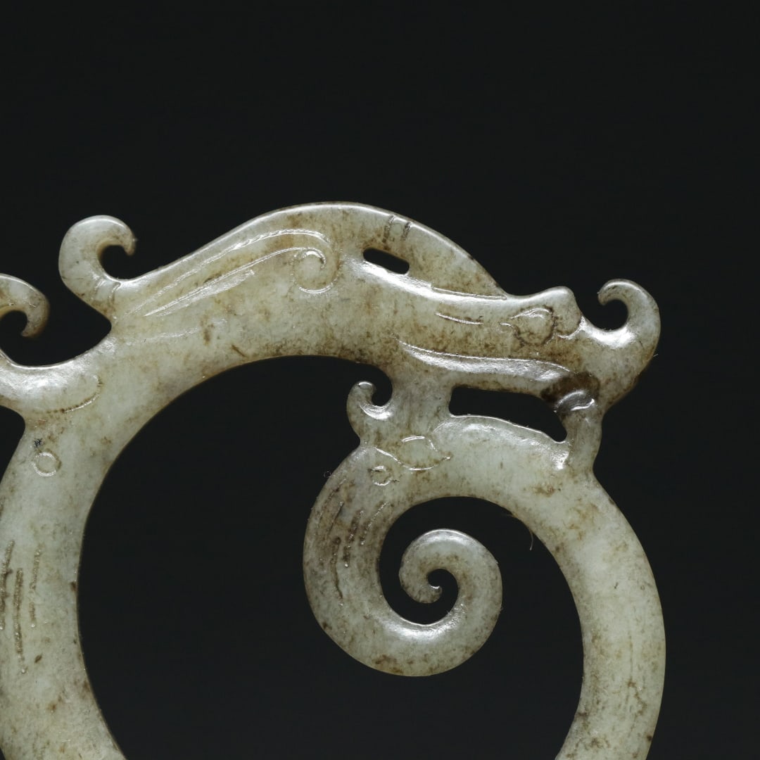 An Exquisite White Jade Dragon Pendant - 7