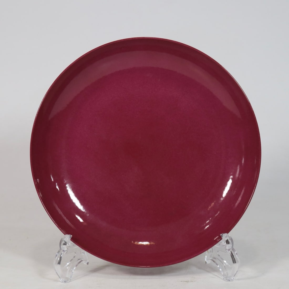 An Exquisite Ruby Red-Glazed Plate: An Exquisite Ruby Red-Glazed Plate Qing Dynasty, China Kangxi Six-character Mark Size:8in胭脂红盘 中国清代 大清康熙年Ò