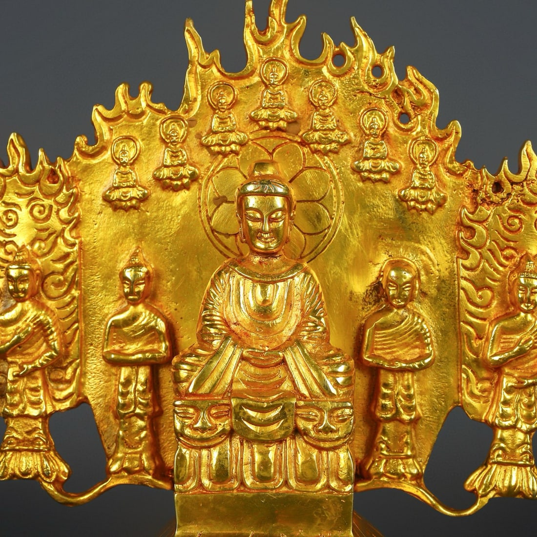 An Exquisite Gilt Bronze Buddha Statue - 2