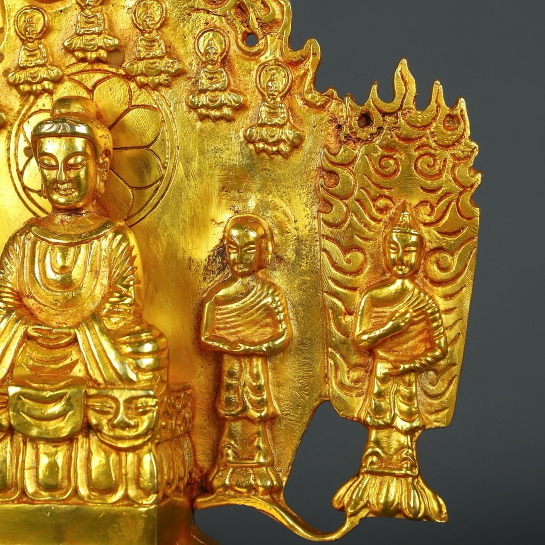 An Exquisite Gilt Bronze Buddha Statue - 3