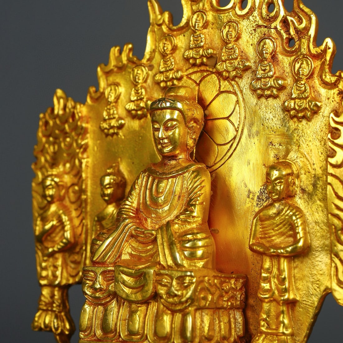 An Exquisite Gilt Bronze Buddha Statue - 6