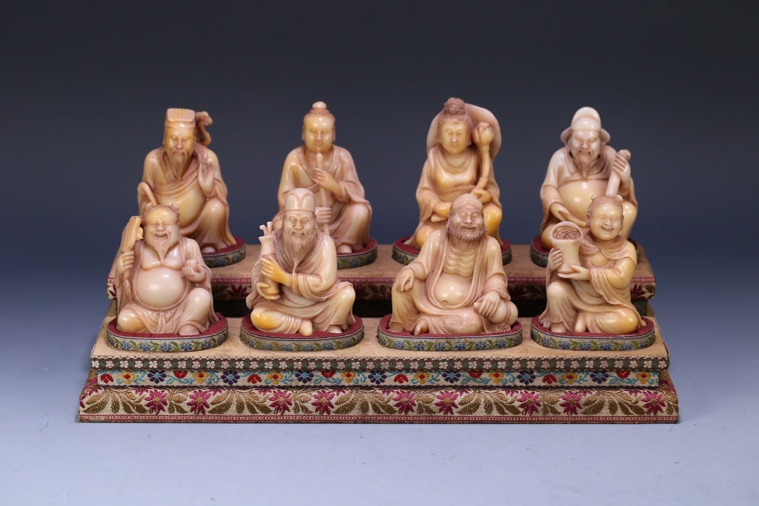 A Set of Fine Shoushan Stone Figure Ornament: A Set of Fine Shoushan Stone Figure Ornament Qing Dynasty, China Size:4.2inx2.8inx2in Size:3.1inx2.5inx2.2in Weight:2705g寿山石八仙一套