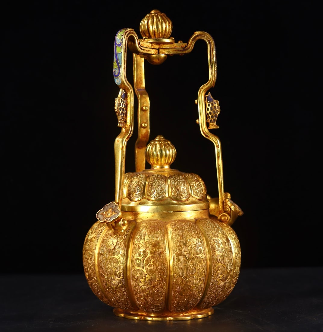An Exquisite Gilt Bronze Flower Pattern Ewer - 6