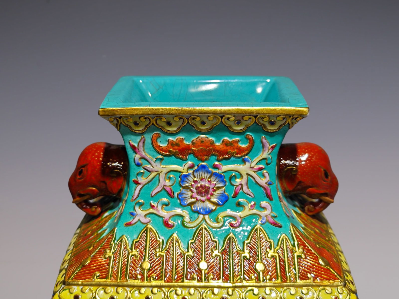 An Exquisite Enamel Lotus Pattern Dragon Pattern Double-Ears Vase - 6