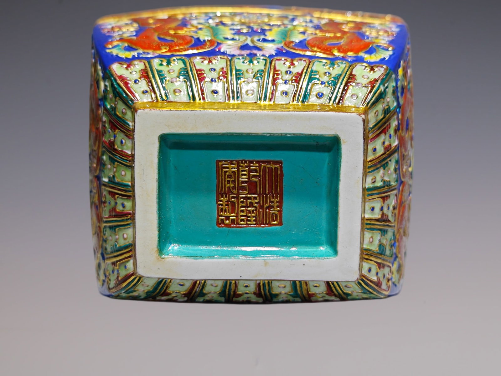 An Exquisite Enamel Lotus Pattern Dragon Pattern Double-Ears Vase - 9