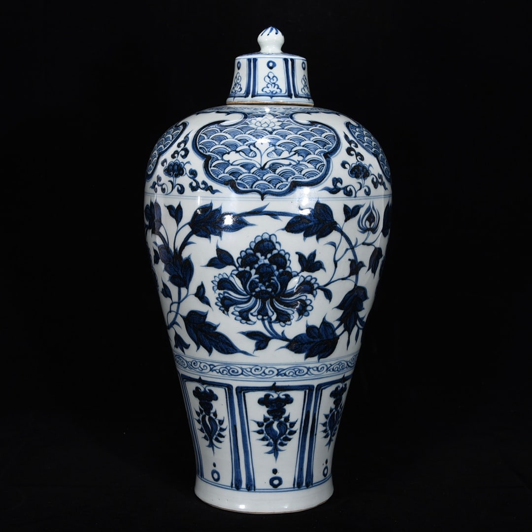 An Exquisite Blue and White Lotus Pattern Seawater Pattern Vase: An Exquisite Blue and White Lotus Pattern Seawater Pattern Vase Yuan Dynasty, China Size:18.9inx9.6in青花缠枝花卉纹梅瓶