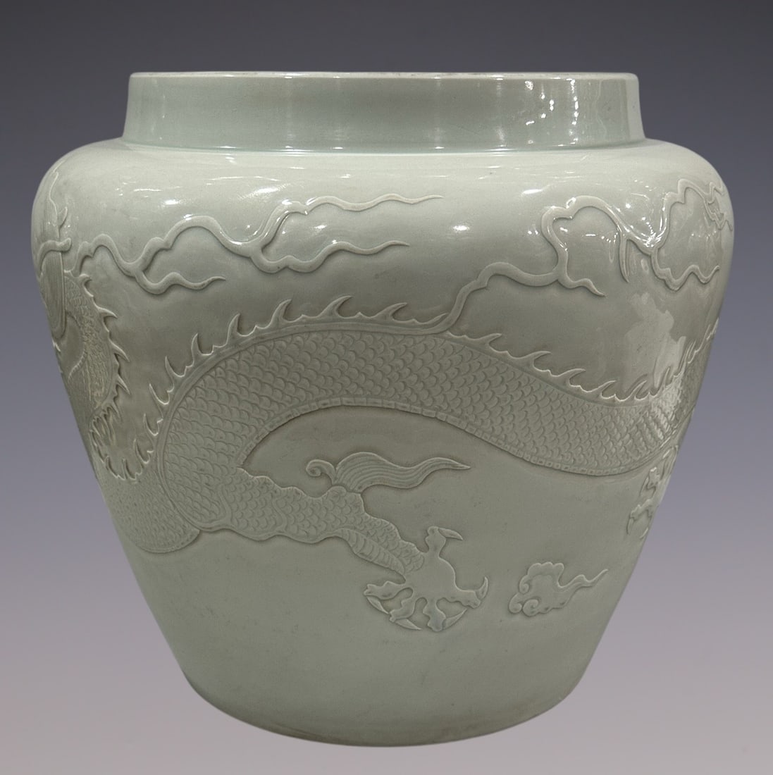 An Exquisite Shufu Glazed Dragon Pattern Vat - 3