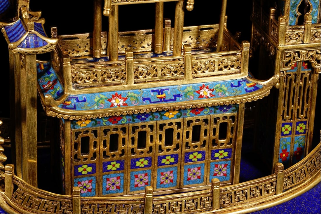 An Exquisite Cloisonne Lotus Pattern Ornament - 5