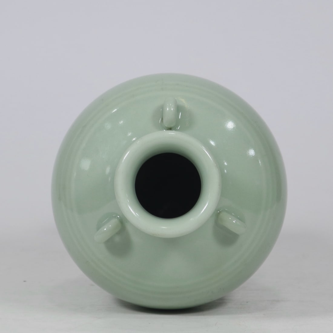 An Exquisite Celadon Glazed Vase - 3