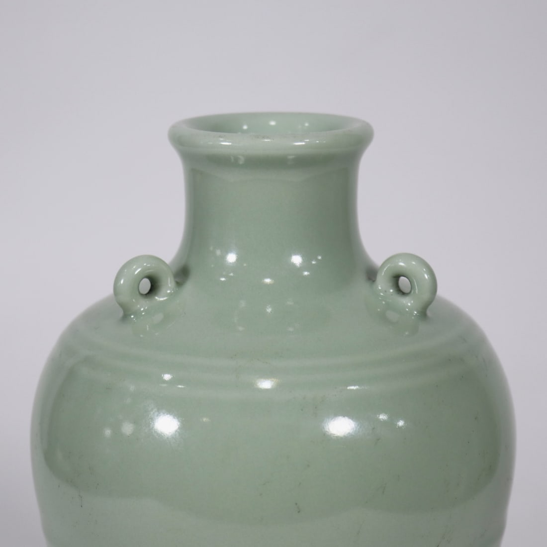 An Exquisite Celadon Glazed Vase - 4