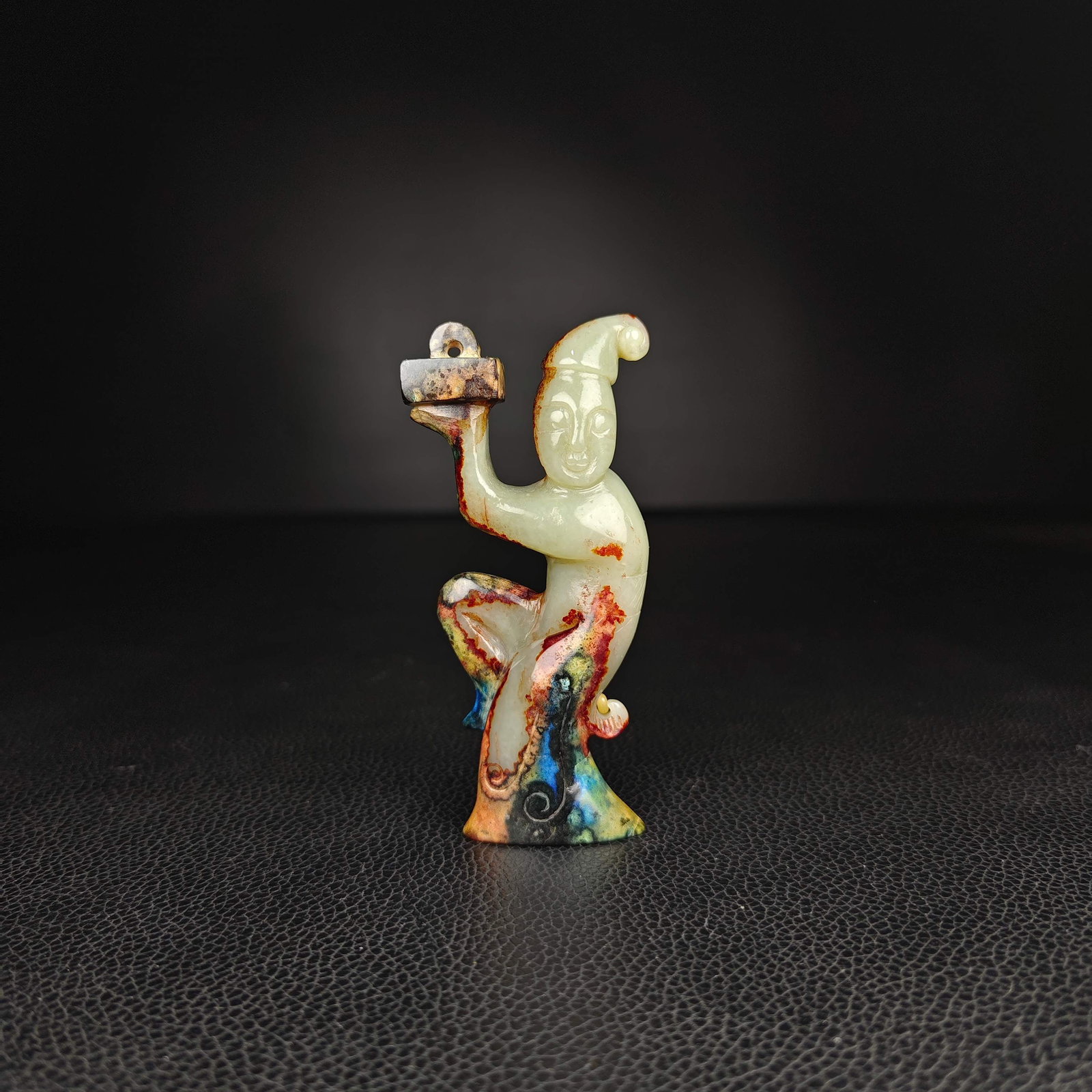 An Exquisite White Jade Figure Ornament: An Exquisite White Jade Figure Ornament Han Dynasty, China Size:3.5inx1.6in Weight:63g白玉俑人 中国汉代 Size:9cmx4cm Weight:63g