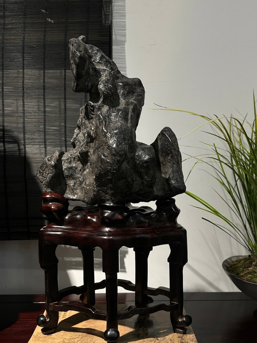 An Exquisite Lingbi Stone Ornament: An Exquisite Lingbi Stone Ornament Qing Dynasty, China Size:20.5inx10.2inx7.1in灵璧石文房摆件 中国清代 Size:52cmx26cmx18cm