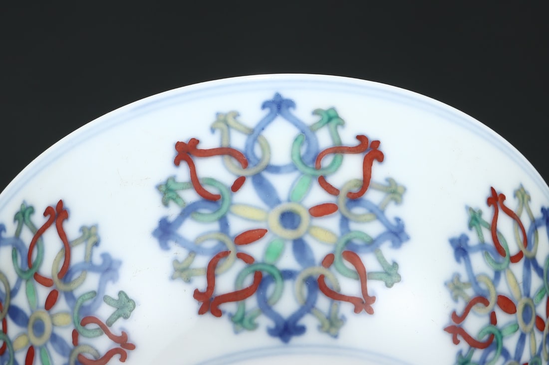 An Exquisite Doucai Flower Pattern Bowl - 8