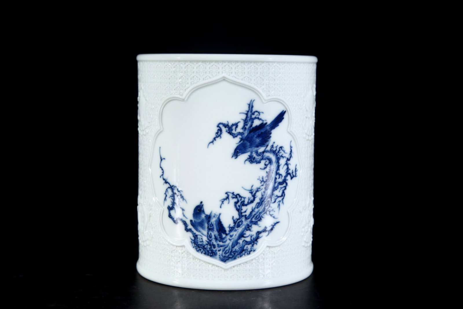 An Exquisite Blue and White Flower and Bird Pattern Eight Treasures Pattern Brush Pot: An Exquisite Blue and White Flower and Bird Pattern Eight Treasures Pattern Brush Pot Qing Dynasty, China Size:5.2inx4.2in青花开光花鸟笔筒 中Þ