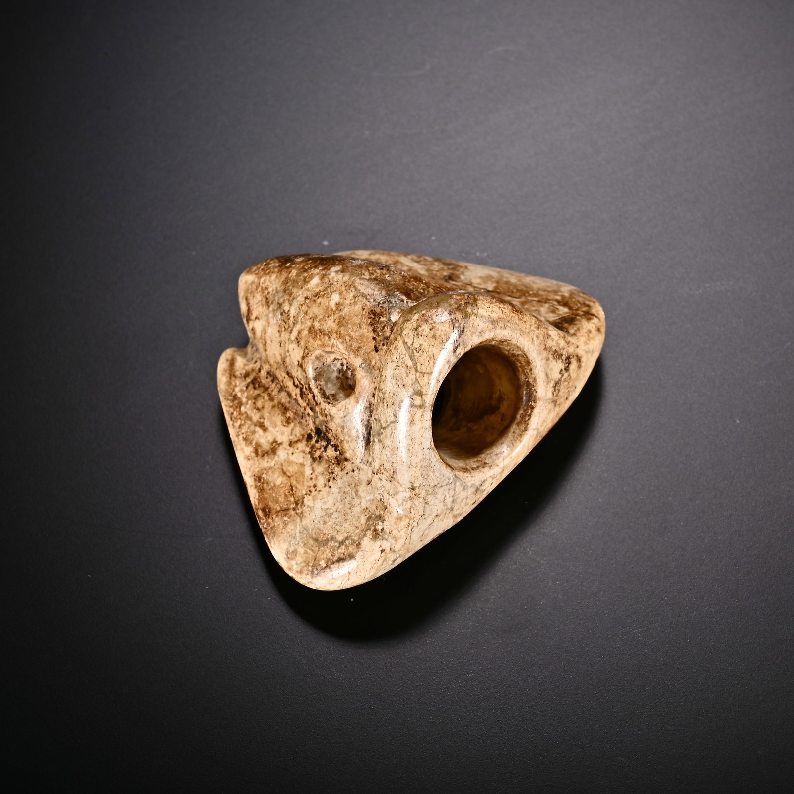 An Exquisite White Jade Ornament - 3