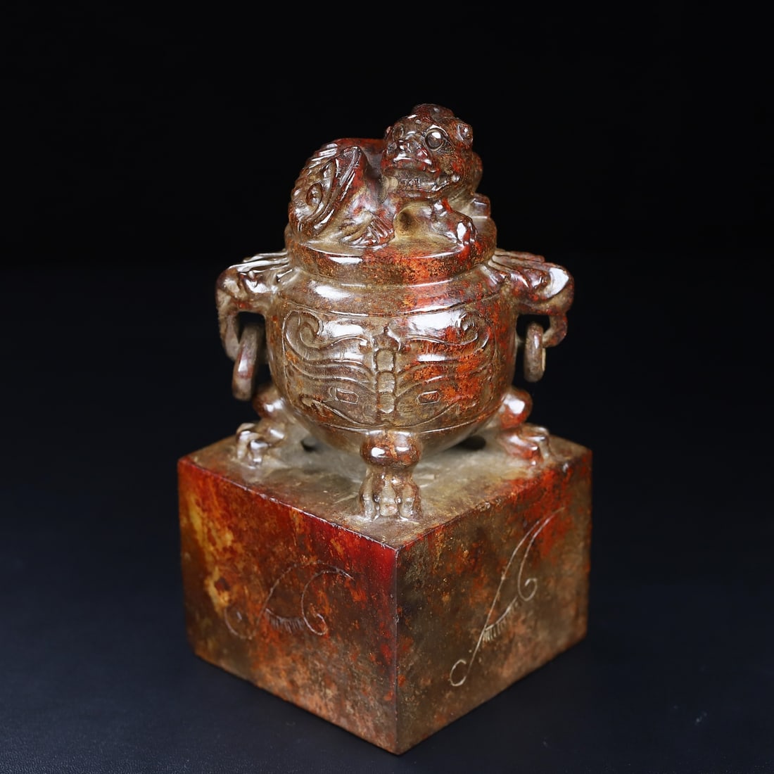 An Exquisite White Jade Lion Censer Seal: An Exquisite White Jade Lion Censer Seal Han Dynasty, China Size:6.4inx3.2inx3.3in Weight:1.817kg白玉狮子炉印章 中国汉代