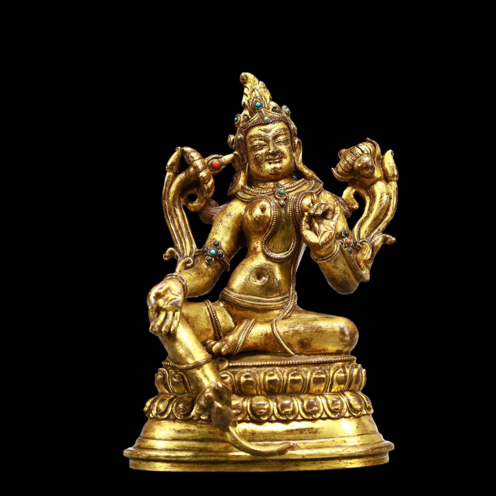 A Exquisite Gilt Bronze Statue of Tara: A Exquisite Gilt Bronze Statue of Tara Qing Dynasty, China Size:4.7inx4.7inx7.9in Weight:1800g铜鎏金度母 中国清代 Size:12cmx12cmx20cm Weight:1800g