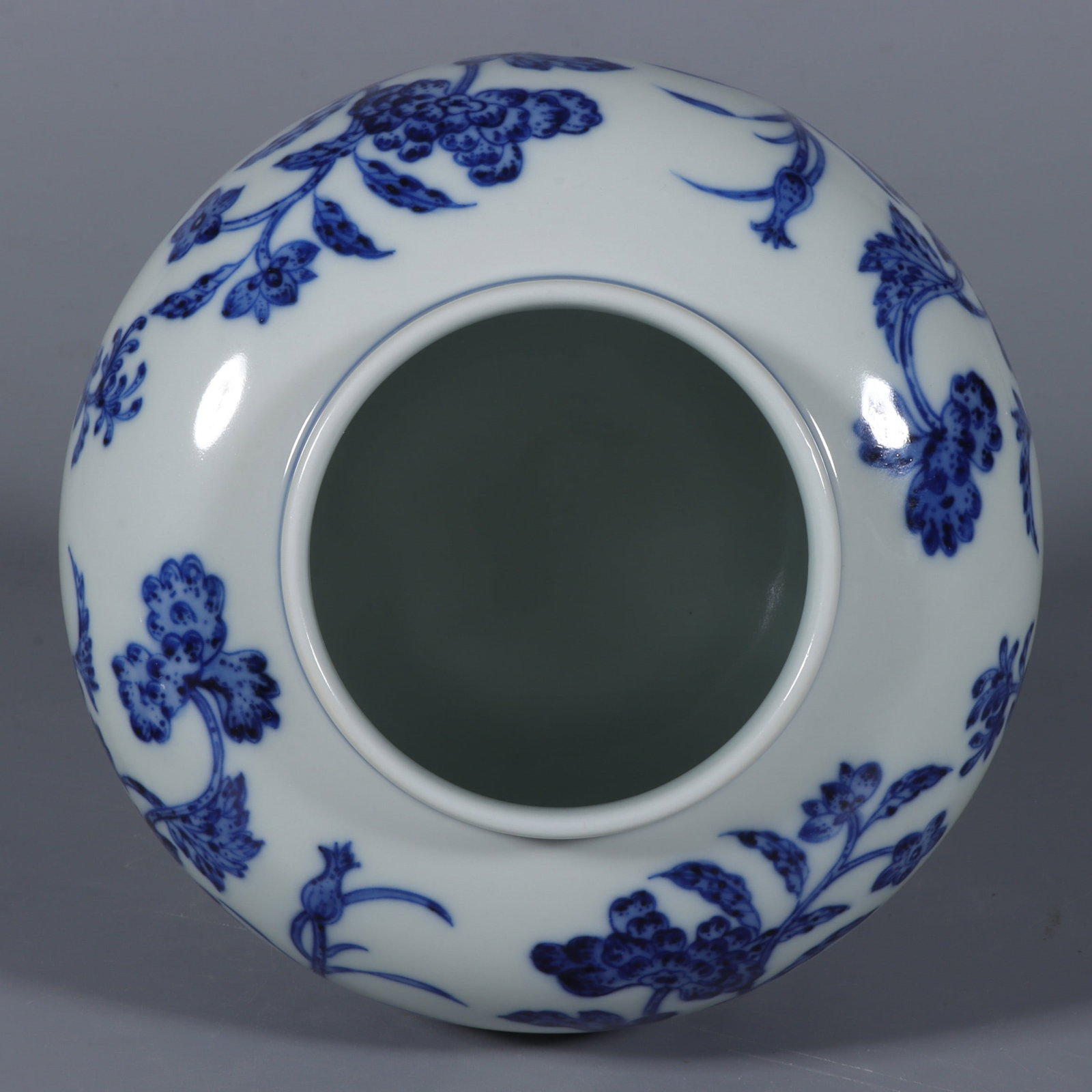 An Exquisite Blue and White Flower Pattern Lotus Pattern Jar - 7