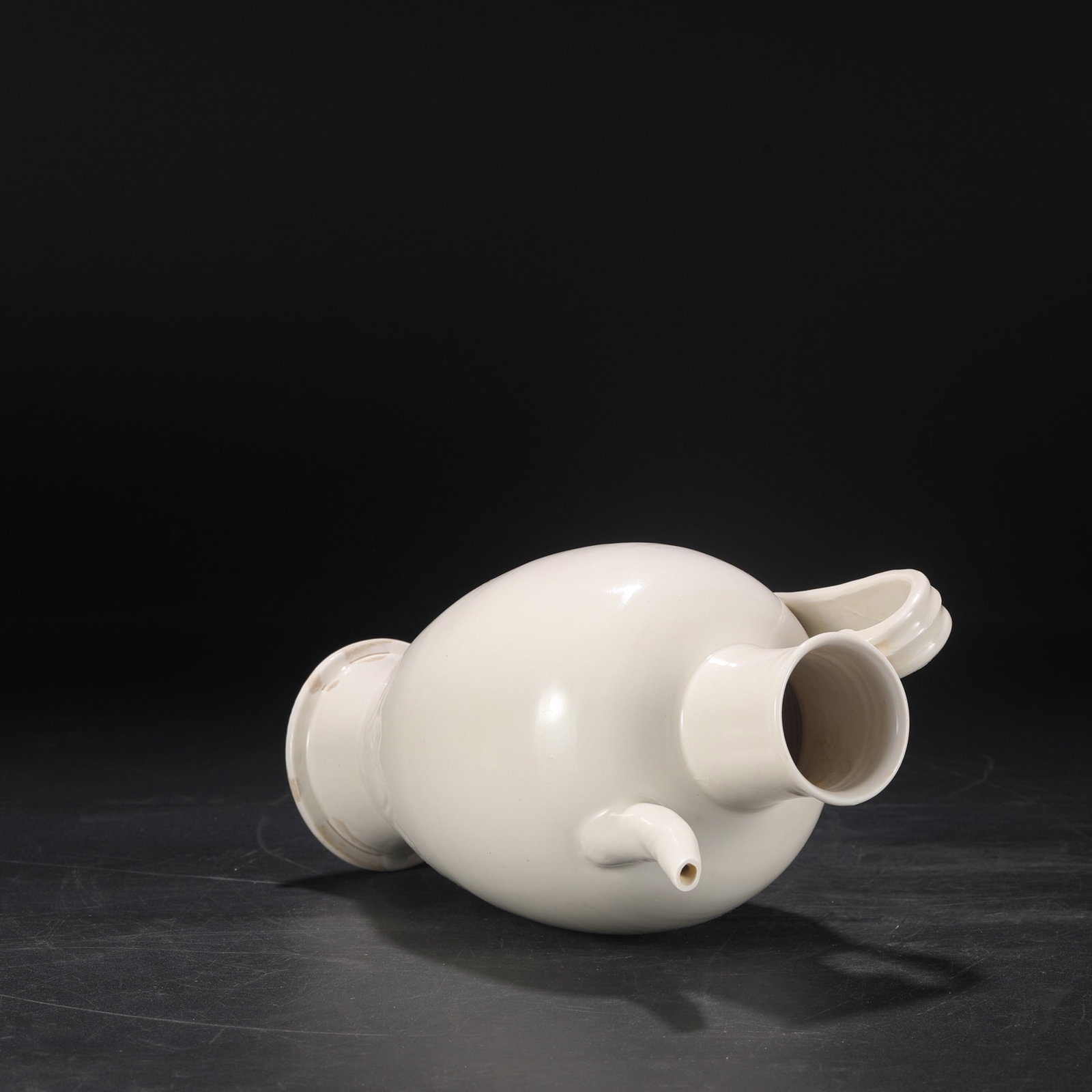 A Rare Ding yao White Glazed Ewer - 6