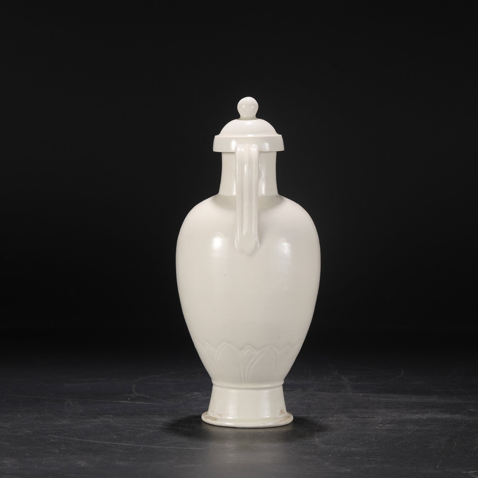 A Rare Ding yao White Glazed Ewer - 7