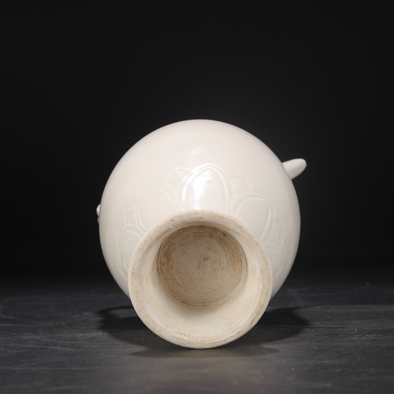 A Rare Ding yao White Glazed Ewer - 9