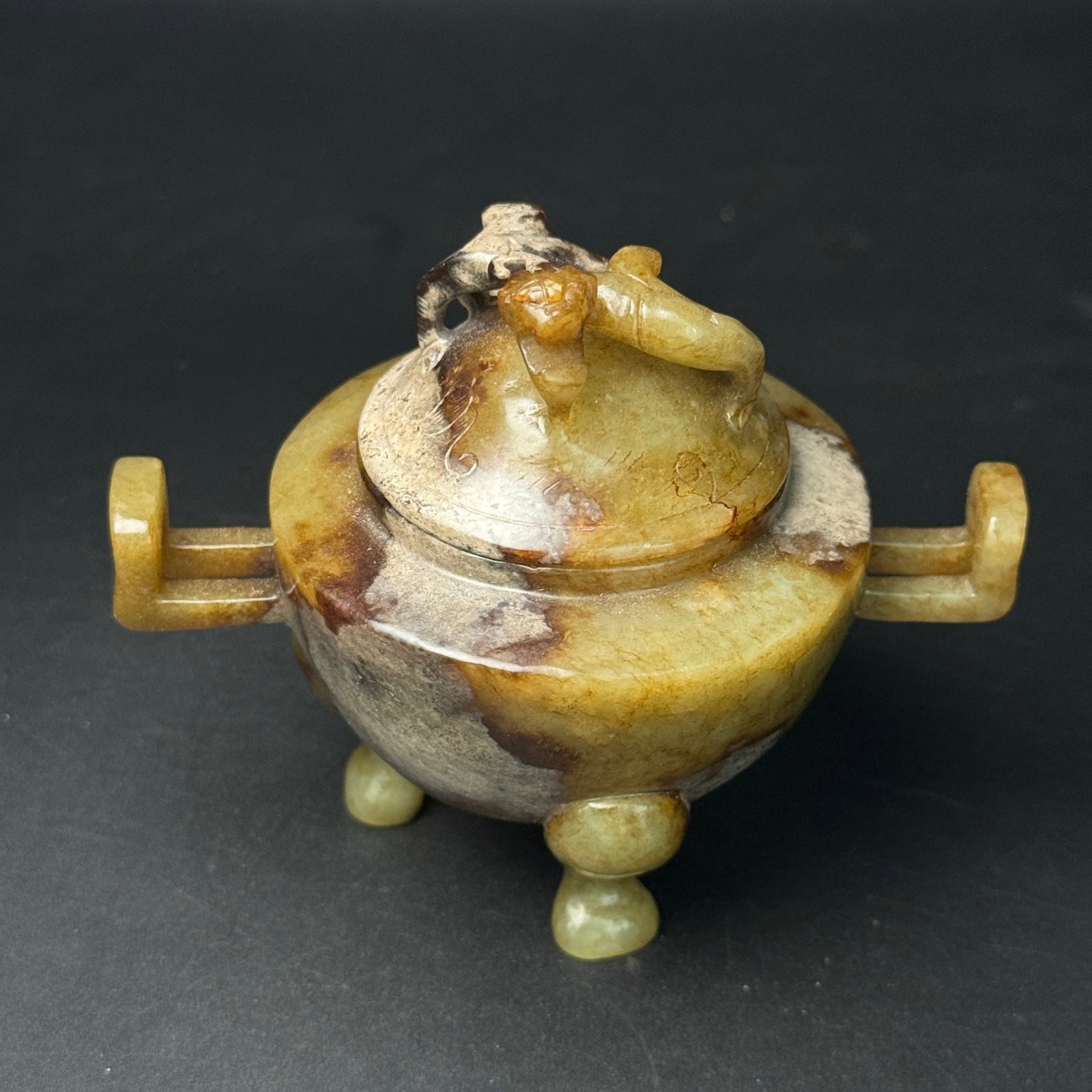 An Exquisite White Jade Chi-Dragon Pattern Double-Ears Tripod Censer: An Exquisite White Jade Chi-Dragon Pattern Double-Ears Tripod Censer,Qing Dynasty,China,Size:106mmx88mmx70mm,Weight:196g 白玉螭龙纹双耳三足香