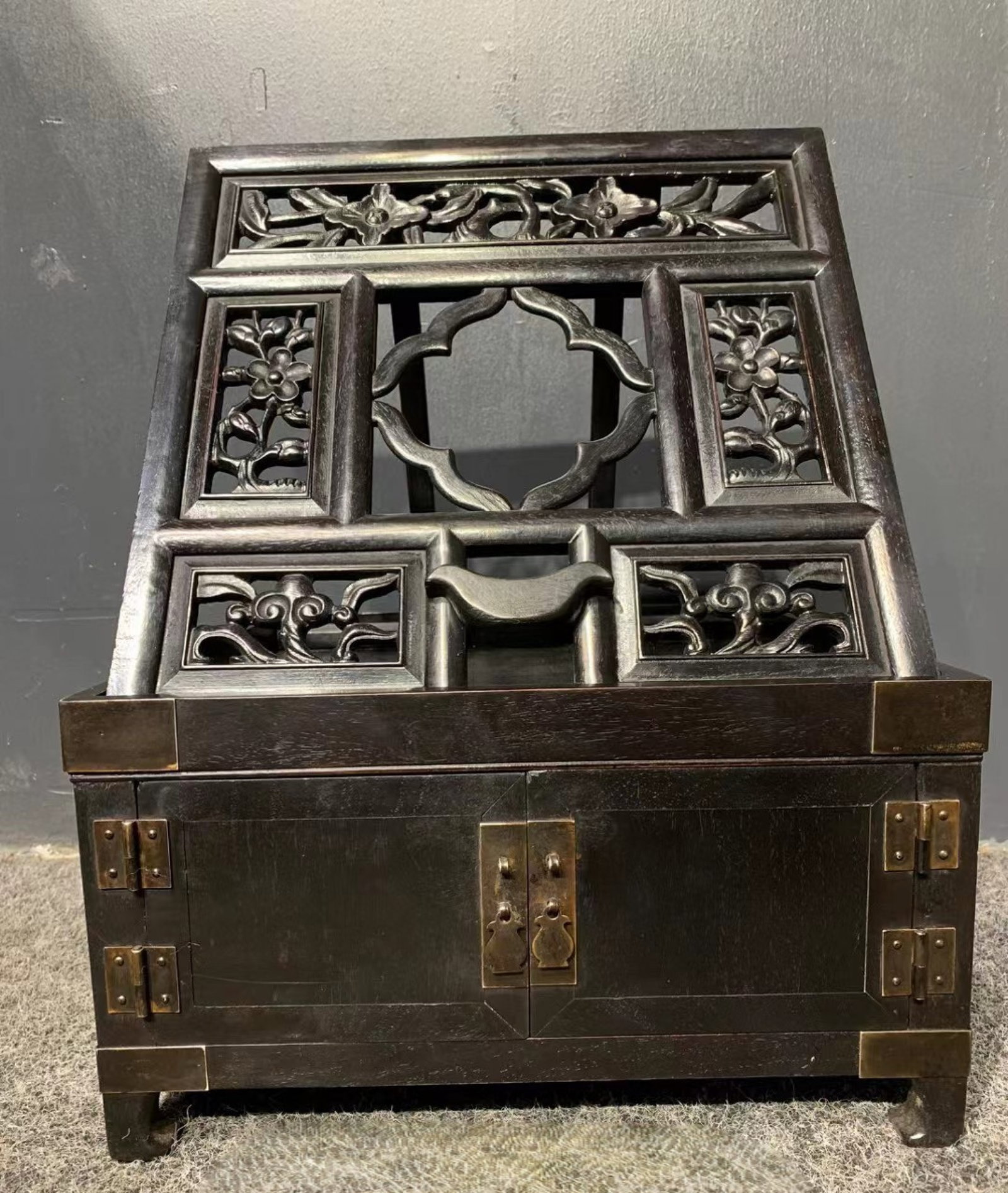 A Rare Zitanwood Flower Pattern Toilet Table: A Rare Zitanwood Flower Pattern Toilet Table,Qing Dynasty, China,Size:12.6inx12.6inx7.1in,(Unfold)16.1in