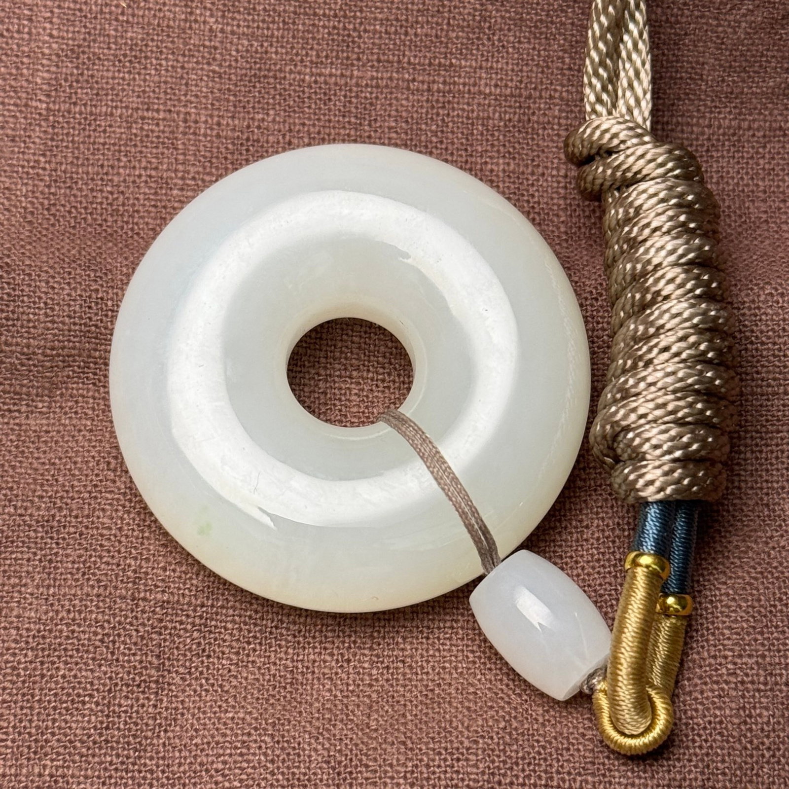 An Exquisite White Jade Pendant - 2