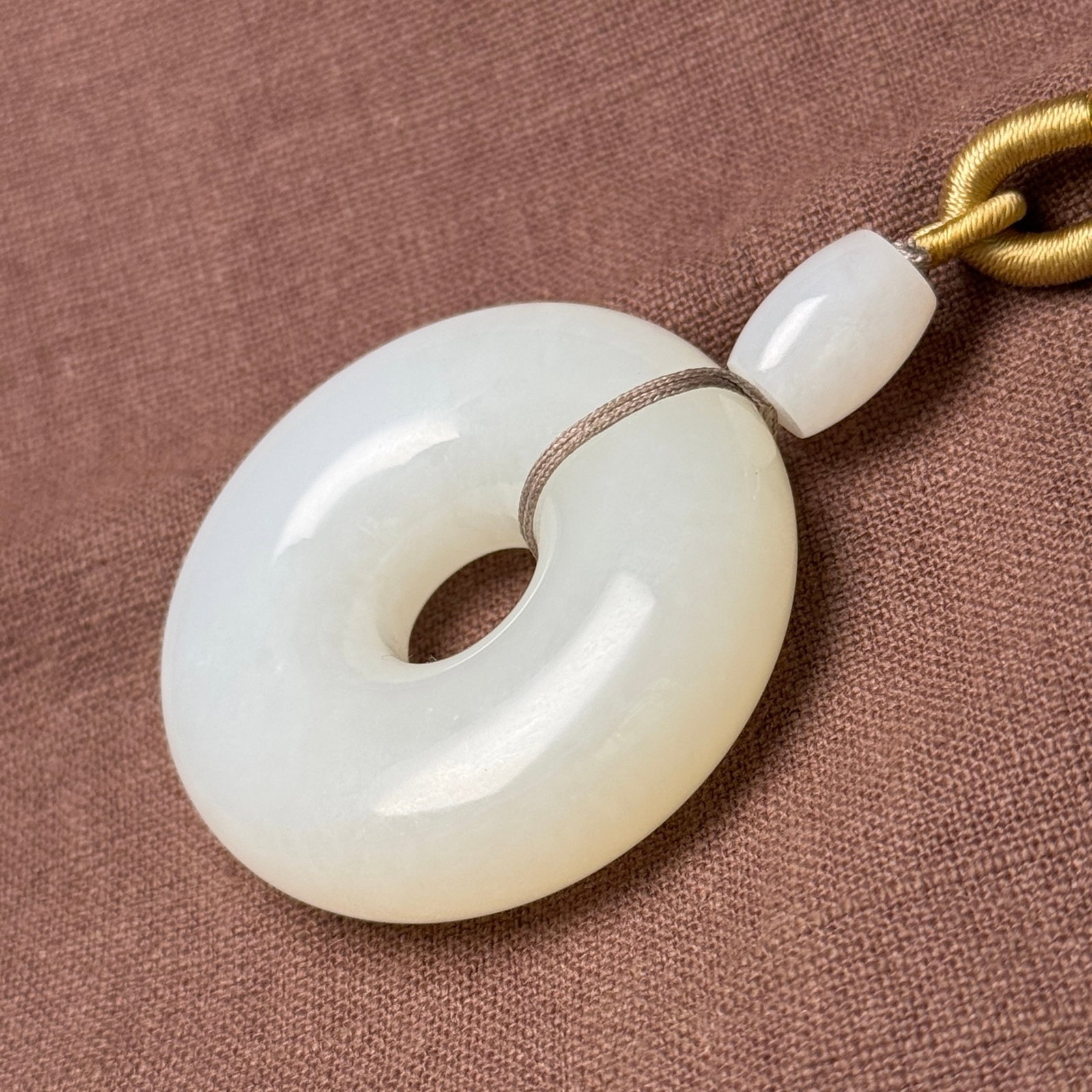 An Exquisite White Jade Pendant - 4