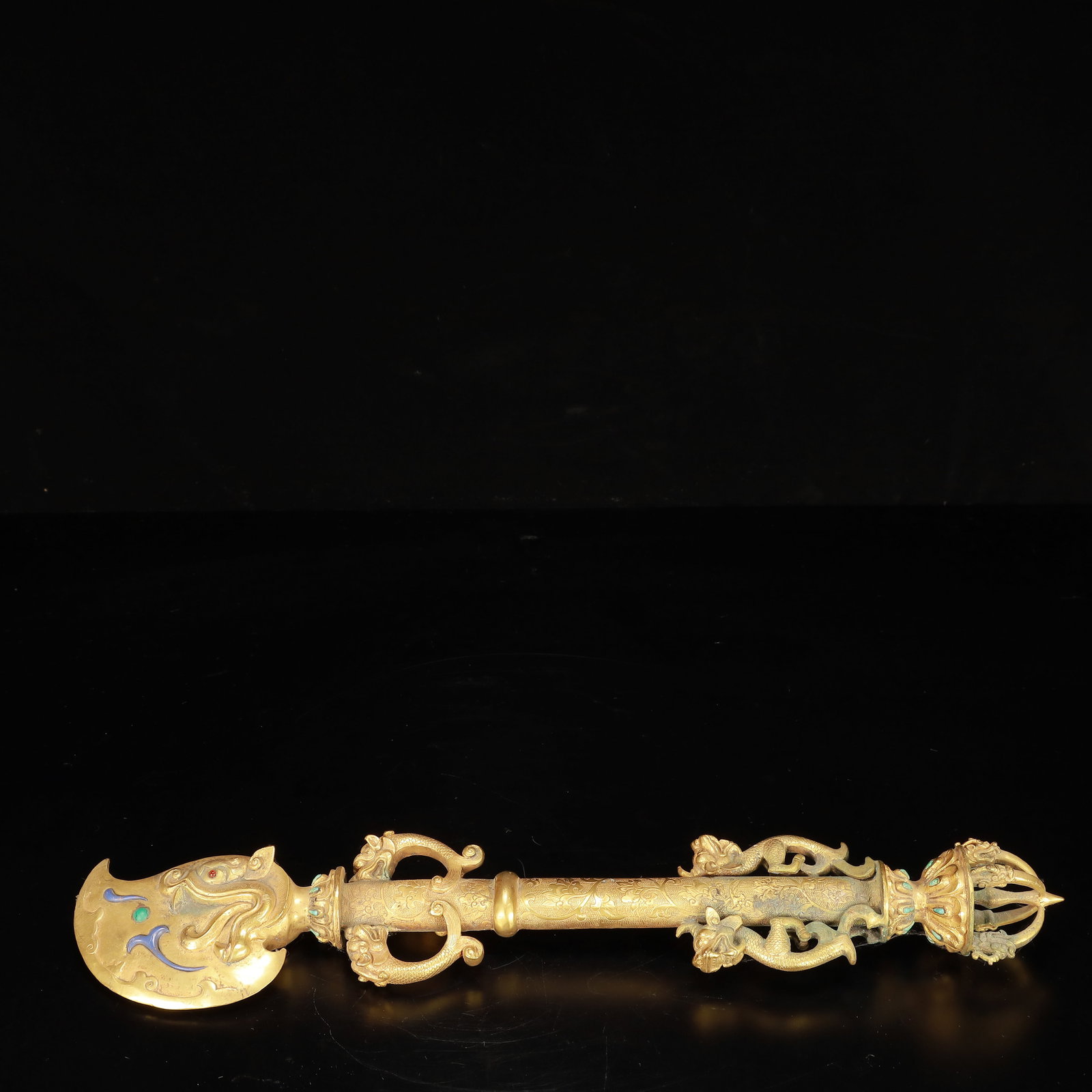A Huge Gilt Bronze Dragon Pattern Vajry Pestle,Inlaid Gems: A Huge Gilt Bronze Dragon Pattern Vajry Pestle,Inlaid Gems,Qing Dynasty, China,Size:17.7inx3.1inx2in,Weight:1950g 铜鎏金龙纹金刚杵,嵌宝ĳ