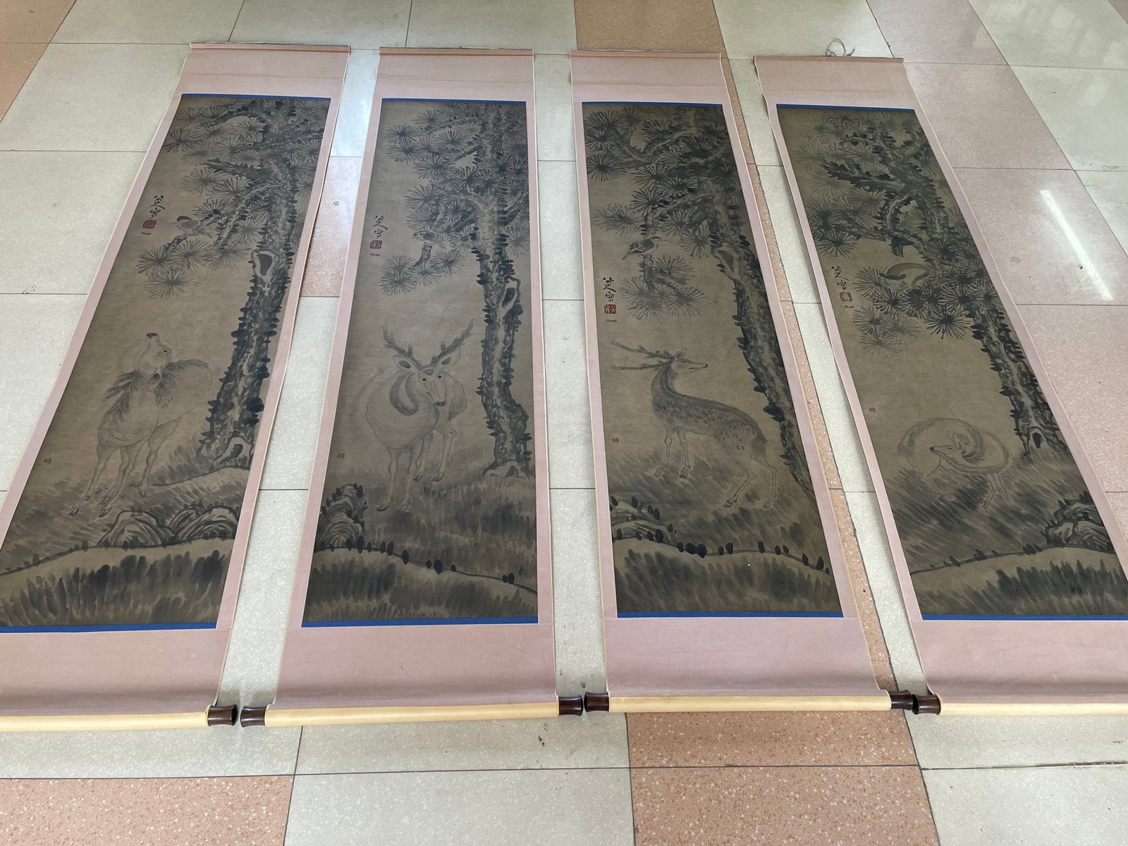 A Set of Chinese Vertical Scroll Ink Painting of Pine and Deer on Paper,Bada Shanren: A Set of Chinese Vertical Scroll Ink Painting of Pine and Deer on Paper,Bada Shanren,Size:(Without frame)70.9inx18.5in*4 一套中国水墨松鹿图立