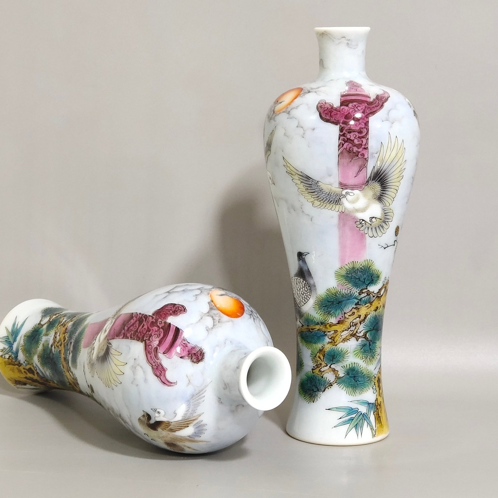 An Exquisite Famille-Rose Pine and Eagle Pattern Vase - 6
