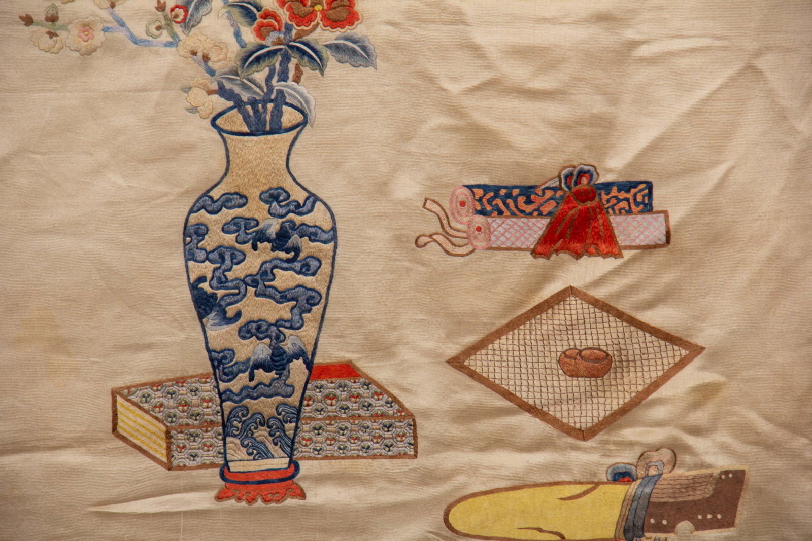 An Exquisite Embroidery Flower Pattern - 5