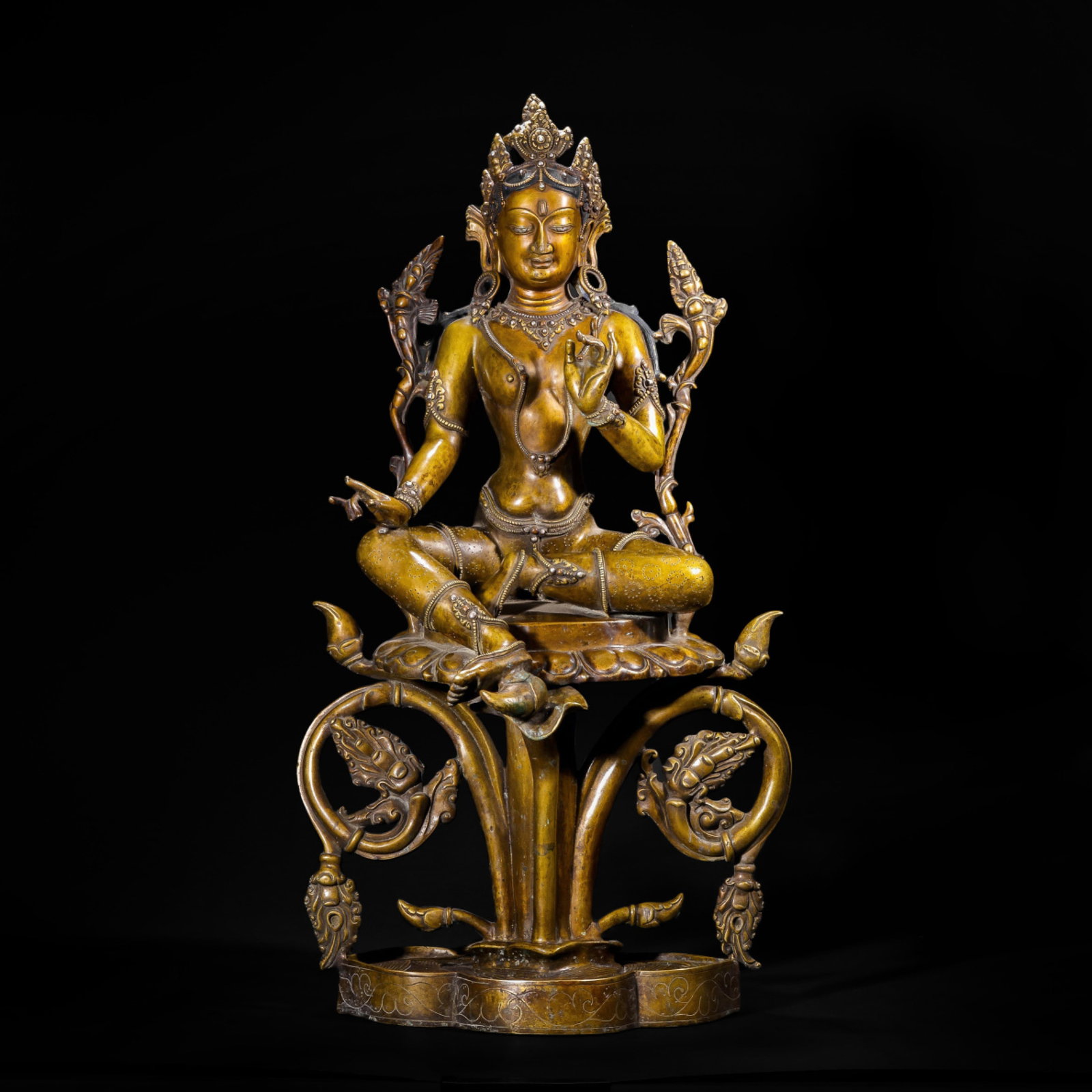 A Solemn Gilt Bronze Statue of Avalokitesvara: A Solemn Gilt Bronze Statue of Avalokitesvara,Ming Dynasty,China,Size:13.8inx8.3inx23.6in,Weight:16100g 铜鎏金观音像,中国明代