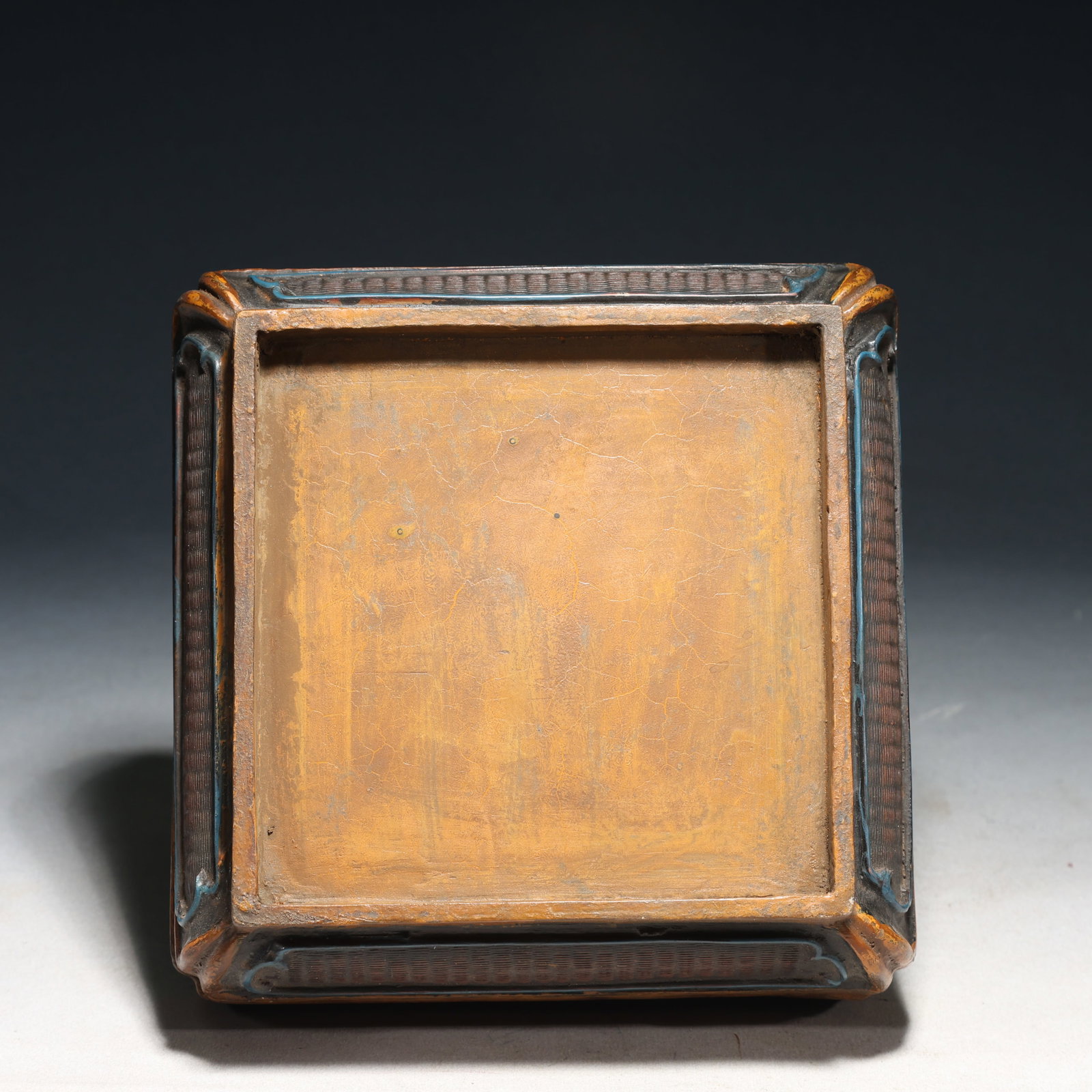 A Brilliant Hexagonal Lacquered 'Dragon& Auspicious Cloud' Box - 9