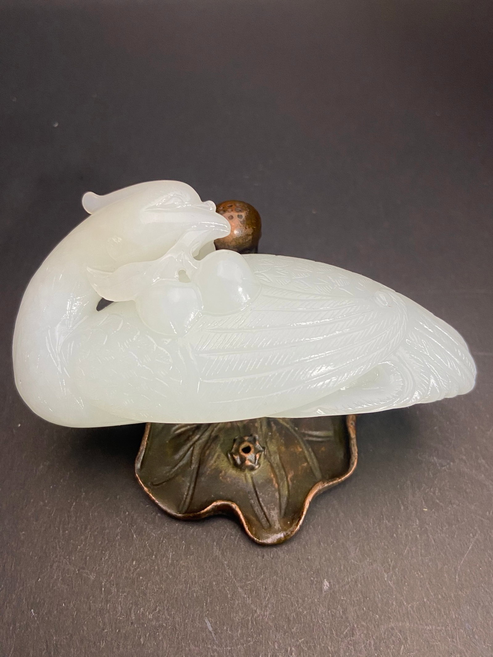 An Exquisite White Jade Peach Pattern Phoenix Hand Piece - 4