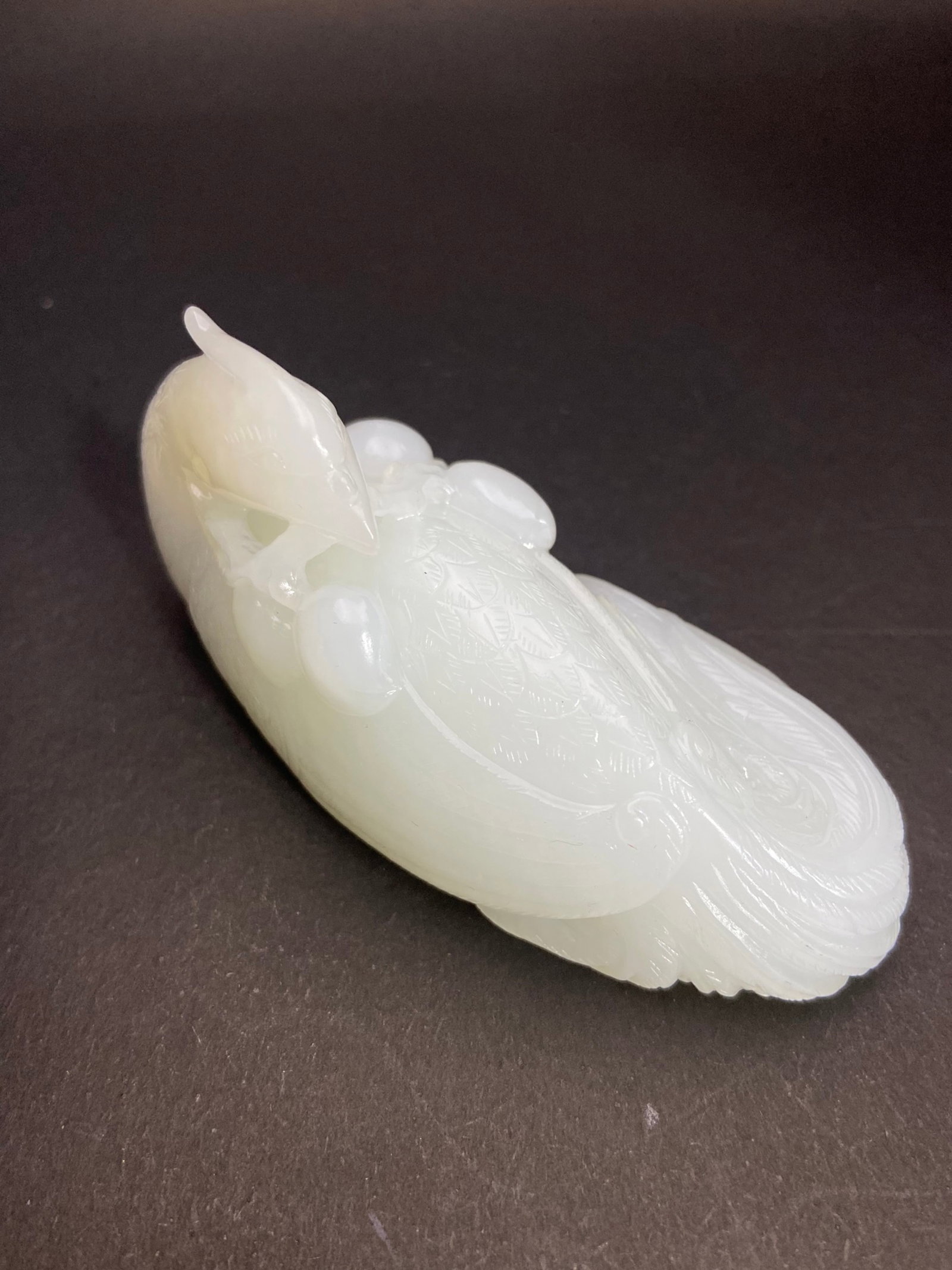 An Exquisite White Jade Peach Pattern Phoenix Hand Piece - 5