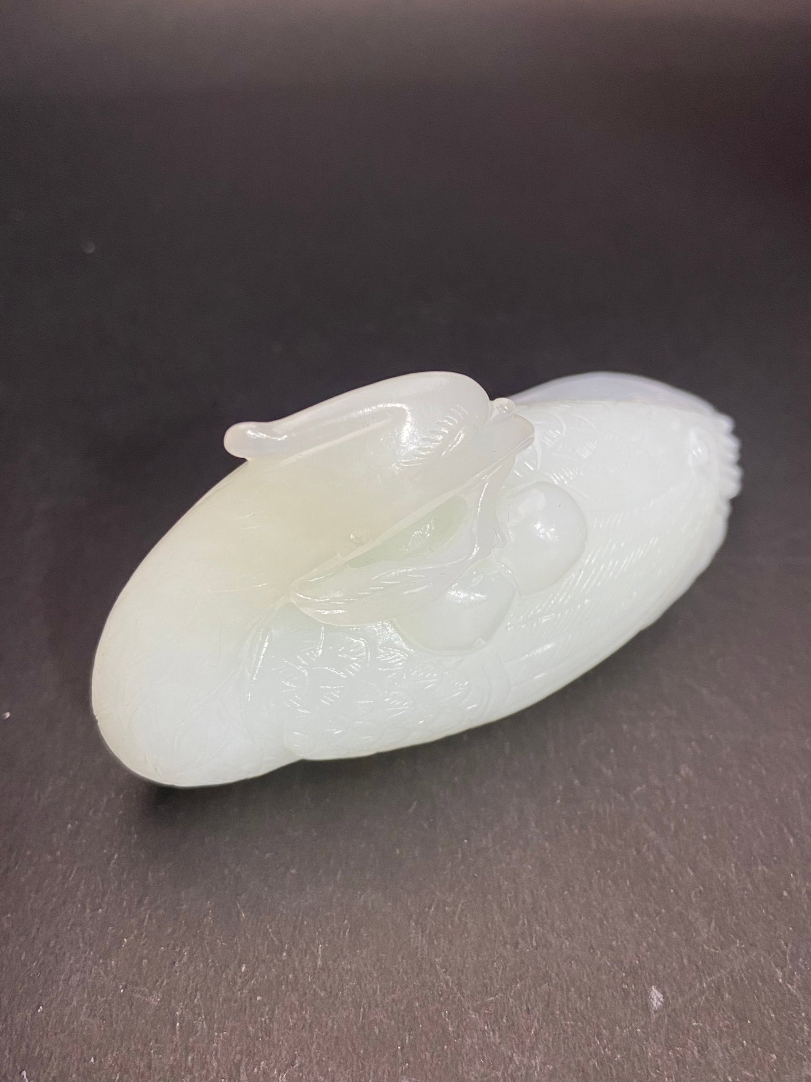 An Exquisite White Jade Peach Pattern Phoenix Hand Piece - 6