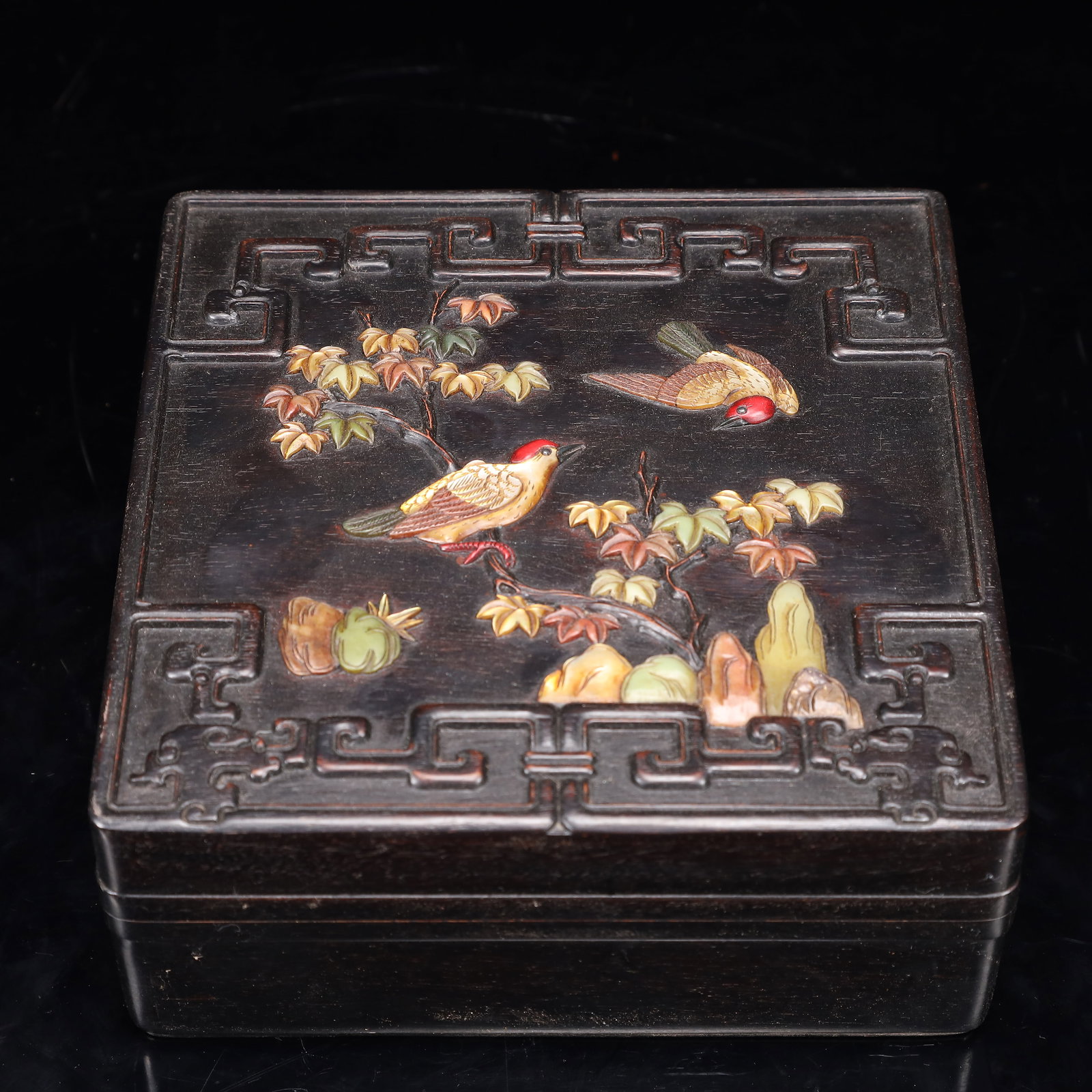 An Exquisite Zitanwood Inlaid Gems Flower and Bird Pattern Box with Cover: An Exquisite Zitanwood Inlaid Gems Flower and Bird Pattern Box with Cover,Qing Dynasty, China,Size:7.1inx3in,Weight:750g 紫檀木嵌百宝花鸟纹盖