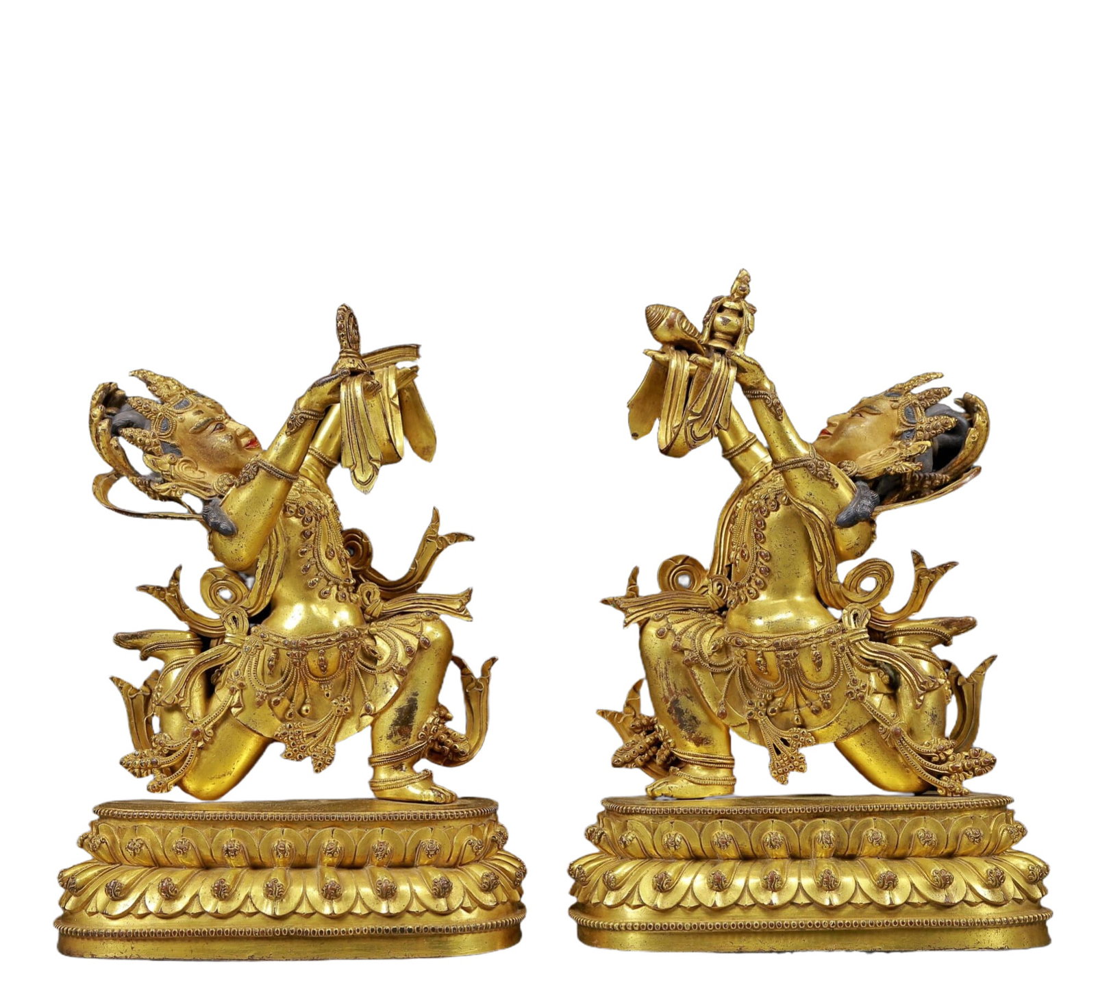 Two solemn gilt bronze statues of Bodhisattva (1 of 15)