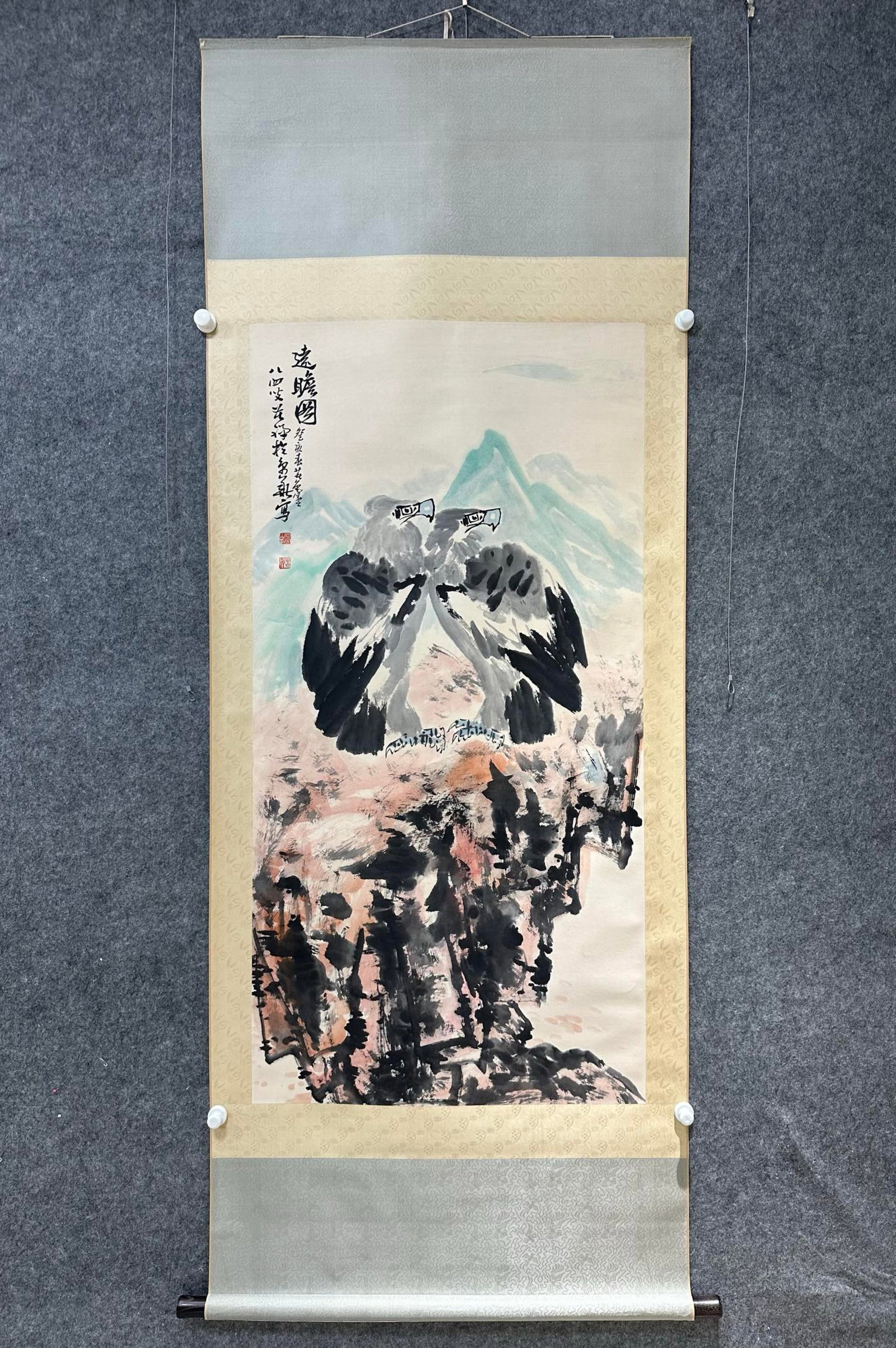 A Chinese Vertical Scroll Ink Painting of Eagle on Paper,Li Kuchan: A Chinese Vertical Scroll Ink Painting of Eagle on Paper,Li Kuchan,Size:(Without frame)27.4inx53.9in 一幅中国水墨鹰图立轴,李苦&#