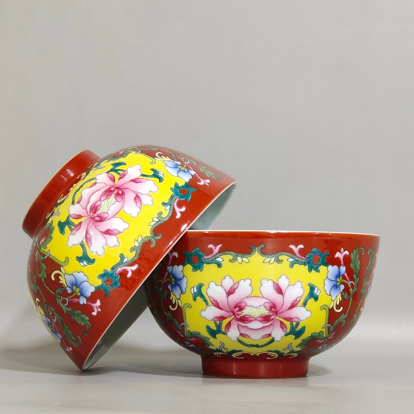 A Pair of Exquisite Coral Red Glazed Famille-Rose Flower Pattern Bowls (1 of 9)