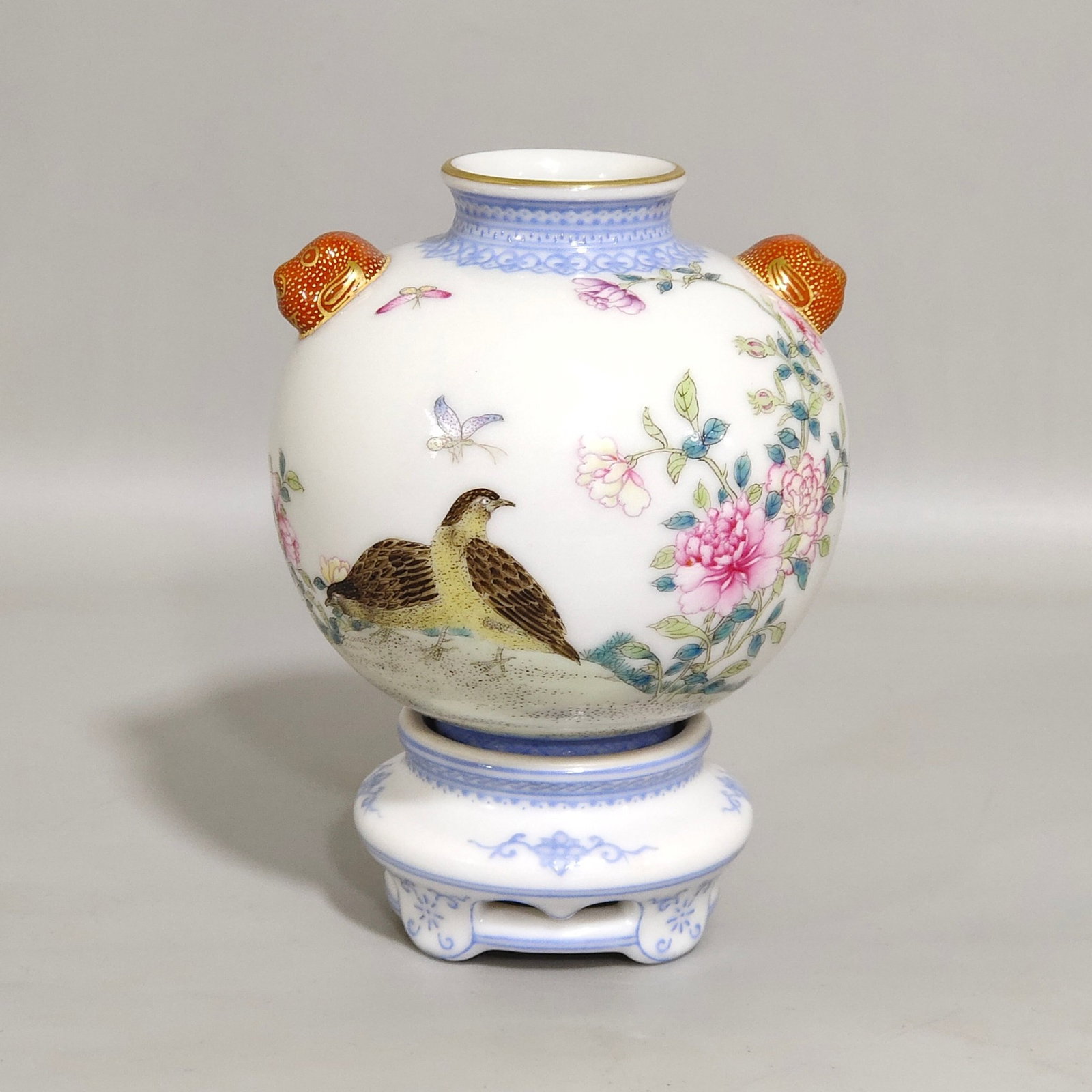 An Exquisite Famille-Rose Painted Gold Flower and Bird Pattern Beast-Ears Water Pot,With Base,With: An Exquisite Famille-Rose Painted Gold Flower and Bird Pattern Beast-Ears Water Pot,With Base,With Poem,Qing Dynasty,China,Qianlong Six-character Mark,Size:4.1inx3in 粉彩描金&#