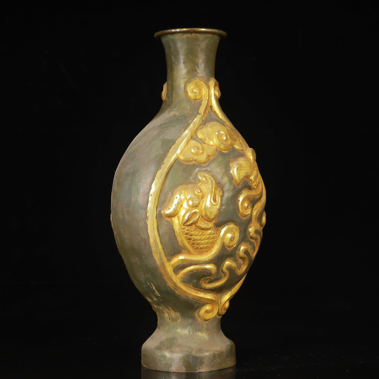 An Exquisite Gilt Silver Fish Pattern Vase - 6