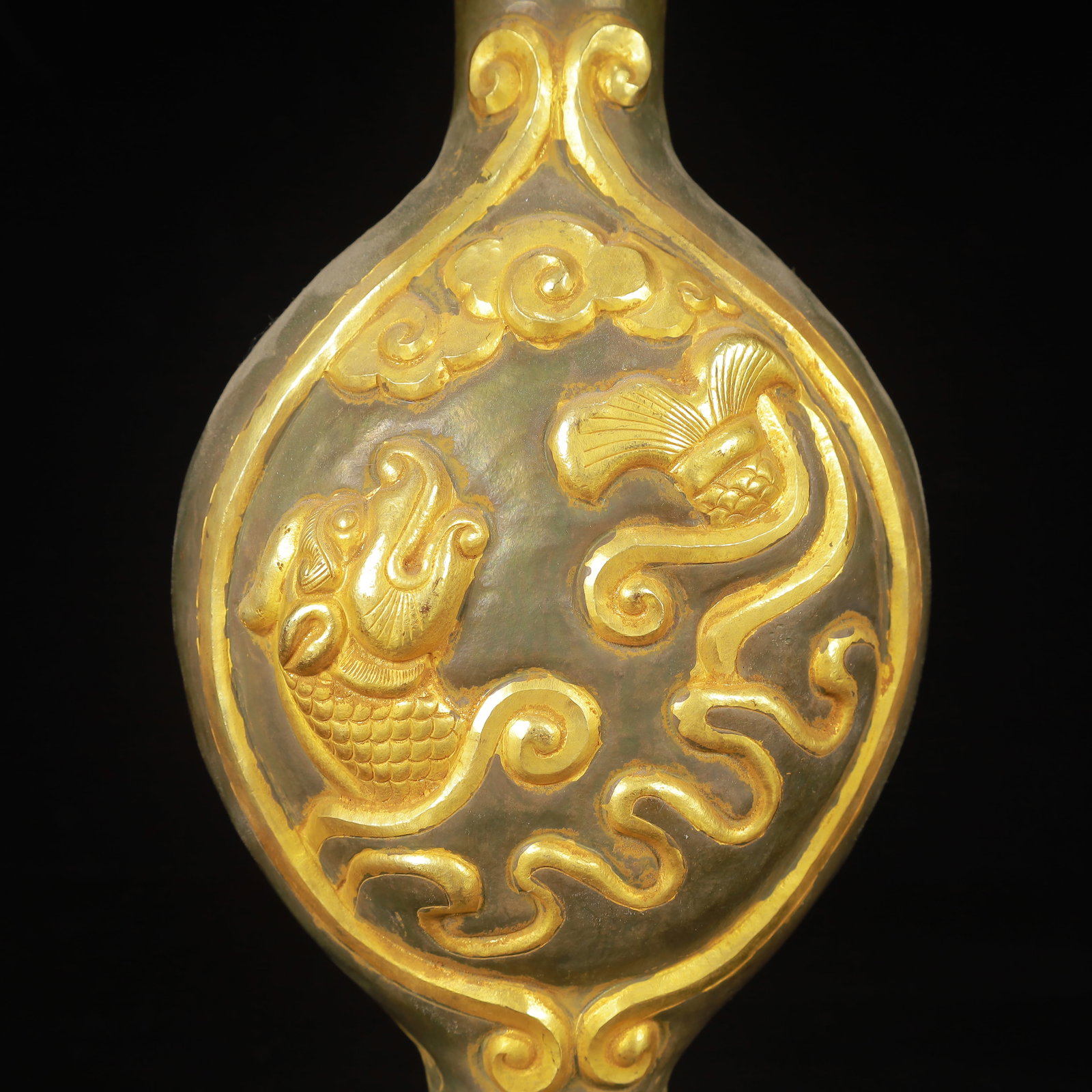 An Exquisite Gilt Silver Fish Pattern Vase - 8